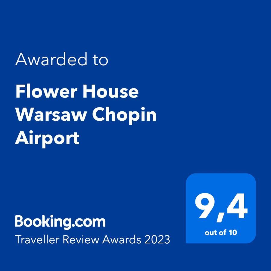 Flower House Warsaw Chopin Airport Buitenkant foto